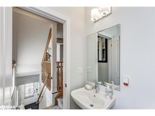 29 Mappin Way, Whitby, ON - Indoor Photo Showing Bathroom