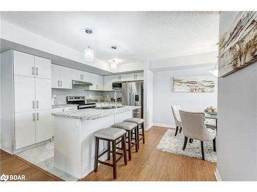 29 Mappin Way, Whitby, ON - Indoor Photo Showing Kitchen With Upgraded Kitchen