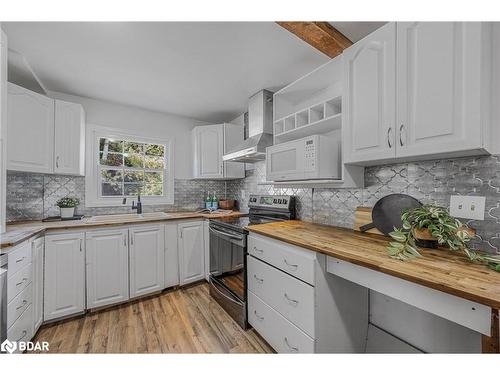 665 4 Line S, Oro-Medonte, ON - Indoor Photo Showing Kitchen