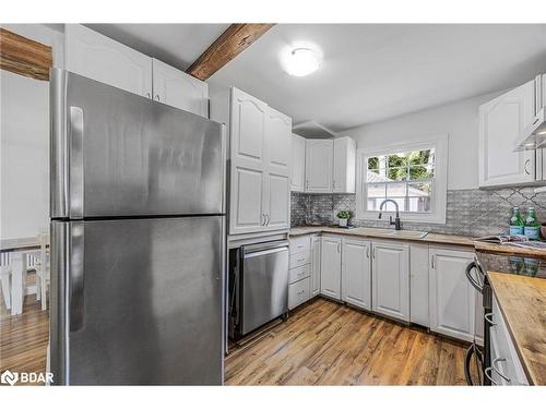 665 4 Line S, Oro-Medonte, ON - Indoor Photo Showing Kitchen