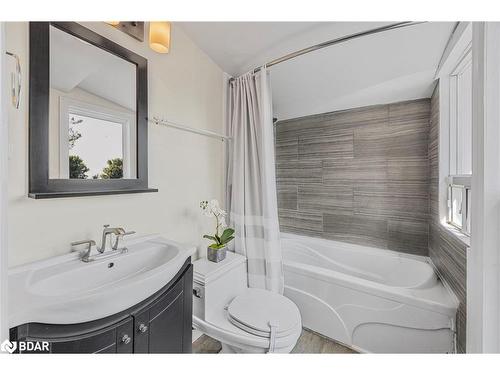 665 4 Line S, Oro-Medonte, ON - Indoor Photo Showing Bathroom