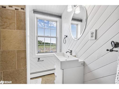 665 4 Line S, Oro-Medonte, ON - Indoor Photo Showing Laundry Room