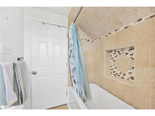 665 4 Line S, Oro-Medonte, ON - Indoor Photo Showing Bathroom