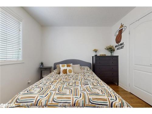 19 Hillpath Crescent, Brampton, ON - Indoor Photo Showing Bedroom