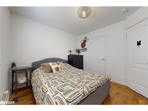 19 Hillpath Crescent, Brampton, ON - Indoor Photo Showing Bedroom