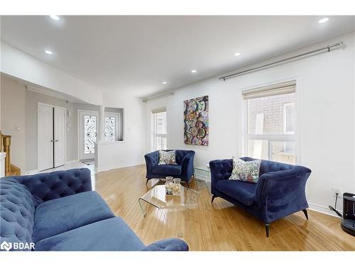 19 Hillpath Crescent, Brampton, ON - Indoor Photo Showing Living Room