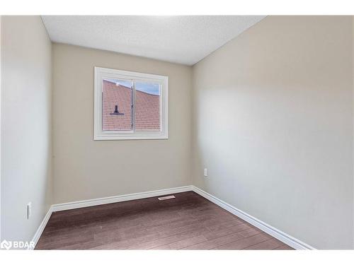 16 Herrell Avenue, Barrie, ON - Indoor Photo Showing Other Room