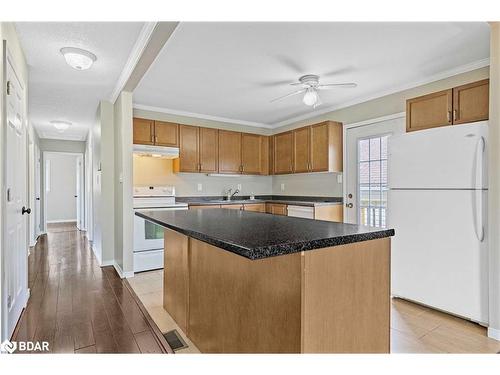 16 Herrell Avenue, Barrie, ON - Indoor Photo Showing Kitchen