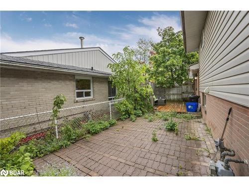 1, 2, 3-104 Daphne Crescent, Barrie, ON 