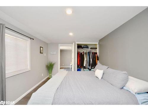 179 Melrose Avenue, Wasaga Beach, ON - Indoor Photo Showing Bedroom