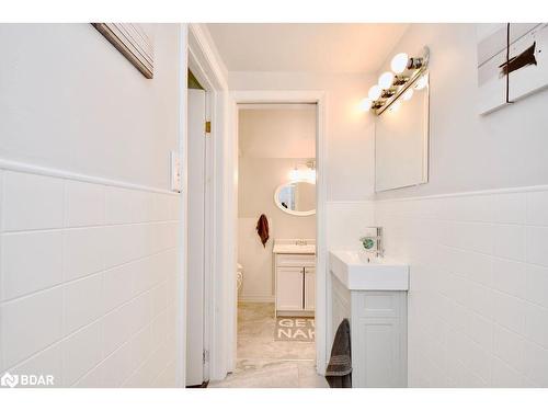 179 Melrose Avenue, Wasaga Beach, ON - Indoor Photo Showing Bathroom