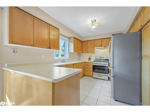 7 Bishop Drive, Barrie, ON - Indoor Photo Showing Kitchen