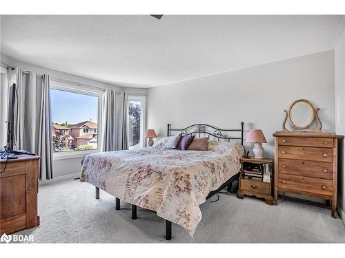 7 Bishop Drive, Barrie, ON - Indoor Photo Showing Bedroom