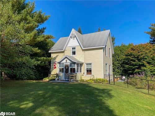 4 Spruce Street, Baysville, ON - Outdoor