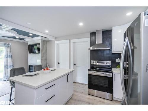 K1-155 Edgehill Drive, Barrie, ON - Indoor Photo Showing Kitchen