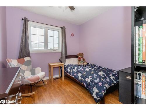 1222 Inniswood Street, Innisfil, ON - Indoor Photo Showing Bedroom