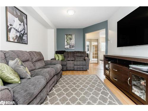 1222 Inniswood Street, Innisfil, ON - Indoor Photo Showing Living Room