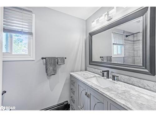 9 Quail Crescent, Barrie, ON - Indoor Photo Showing Bathroom