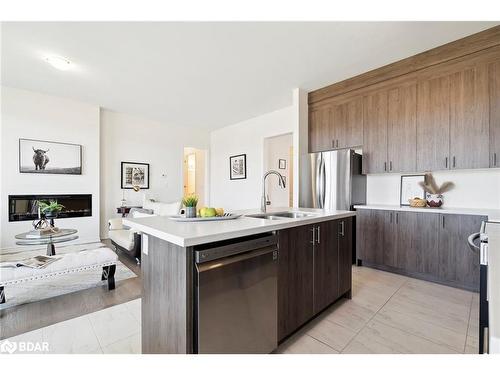 346 Ramblewood Drive Drive, Wasaga Beach, ON - Indoor Photo Showing Kitchen