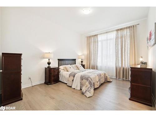 346 Ramblewood Drive Drive, Wasaga Beach, ON - Indoor Photo Showing Bedroom