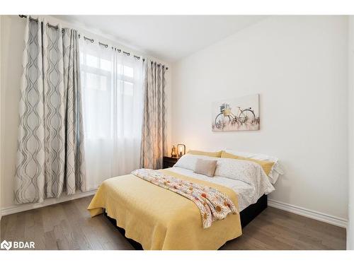 346 Ramblewood Drive Drive, Wasaga Beach, ON - Indoor Photo Showing Bedroom