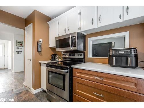 18 Christie Crescent, Barrie, ON - Indoor Photo Showing Kitchen