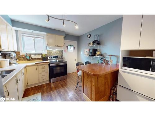 170 Parkside Drive E, Fergus, ON - Indoor Photo Showing Kitchen With Double Sink