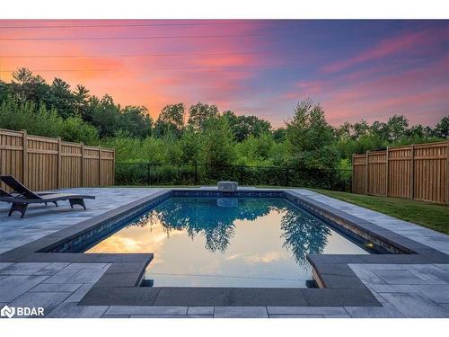 95 Trail Boulevard, Minesing, ON - Outdoor With In Ground Pool