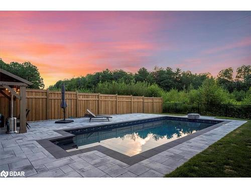 95 Trail Boulevard, Minesing, ON - Outdoor With In Ground Pool