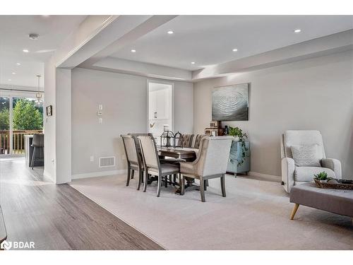 95 Trail Boulevard, Minesing, ON - Indoor Photo Showing Dining Room