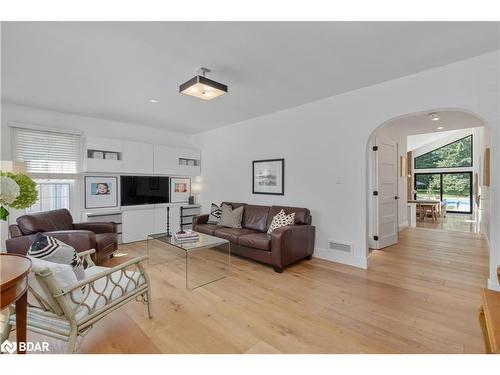 64 Puget Street, Barrie, ON - Indoor Photo Showing Living Room