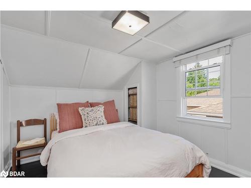 64 Puget Street, Barrie, ON - Indoor Photo Showing Bedroom