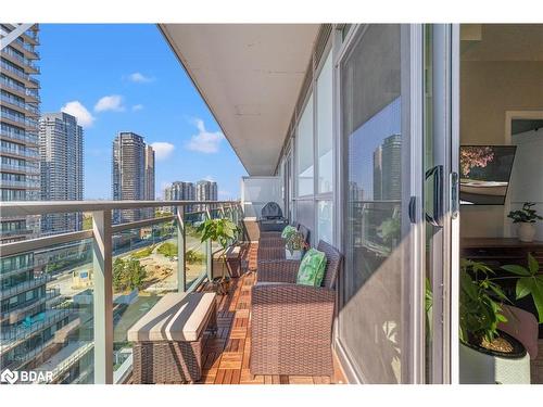 1611-33 Shore Breeze Drive, Toronto, ON - Outdoor With Balcony With Exterior