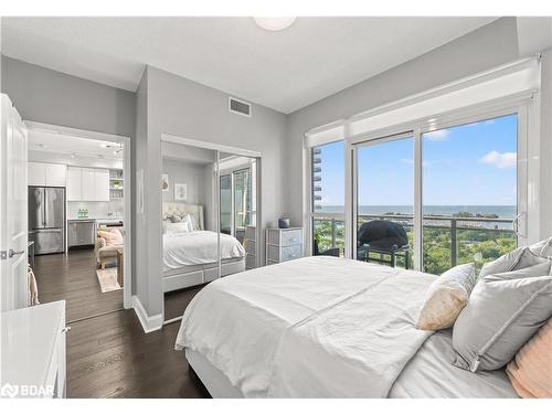 1611-33 Shore Breeze Drive, Toronto, ON - Indoor Photo Showing Bedroom