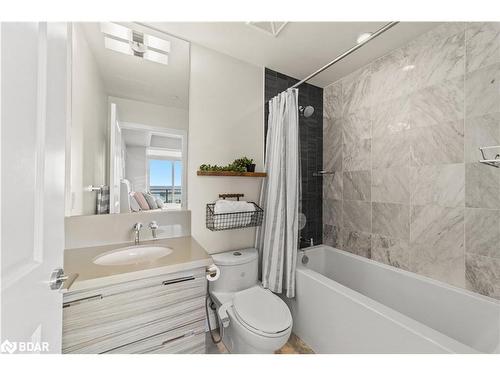 1611-33 Shore Breeze Drive, Toronto, ON - Indoor Photo Showing Bathroom