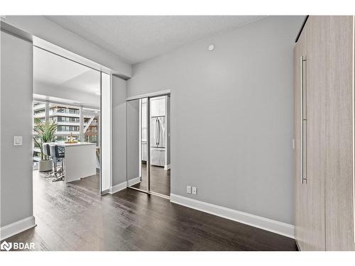 1611-33 Shore Breeze Drive, Toronto, ON - Indoor Photo Showing Other Room