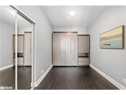 1611-33 Shore Breeze Drive, Toronto, ON - Indoor Photo Showing Other Room