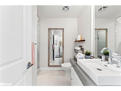 1611-33 Shore Breeze Drive, Toronto, ON - Indoor Photo Showing Bathroom