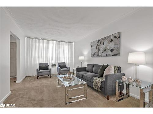 55 Laurel Avenue, Toronto, ON - Indoor Photo Showing Living Room