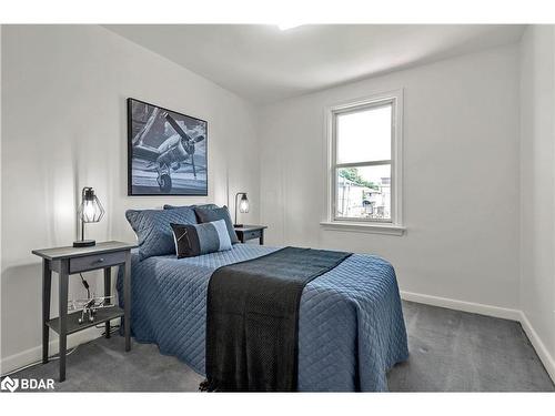 55 Laurel Avenue, Toronto, ON - Indoor Photo Showing Bedroom