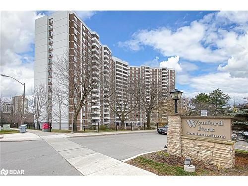 314-10 Edgecliff Golfway, North York, ON - Outdoor