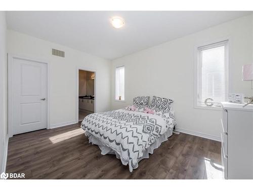 1433 Mcroberts Crescent Crescent, Innisfil, ON - Indoor Photo Showing Bedroom