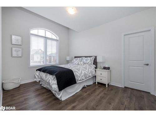 1433 Mcroberts Crescent Crescent, Innisfil, ON - Indoor Photo Showing Bedroom