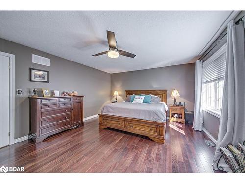 19 Mccarthy Court, Barrie, ON - Indoor Photo Showing Bedroom