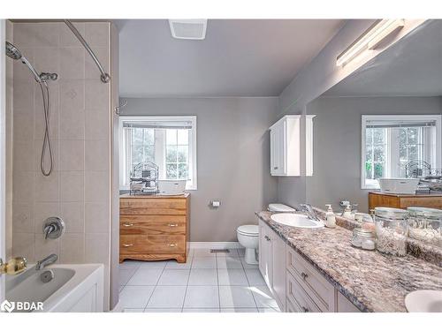 19 Mccarthy Court, Barrie, ON - Indoor Photo Showing Bathroom