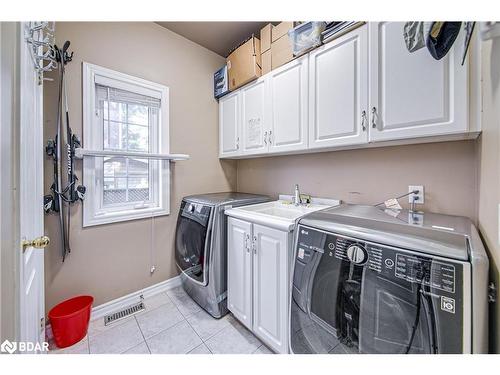 19 Mccarthy Court, Barrie, ON - Indoor Photo Showing Laundry Room