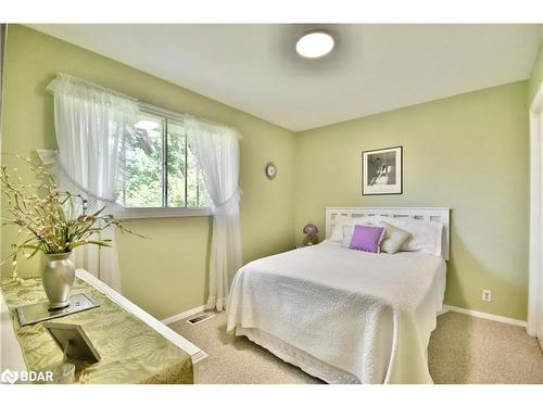 1304 10Th Line, Innisfil, ON - Indoor Photo Showing Bedroom