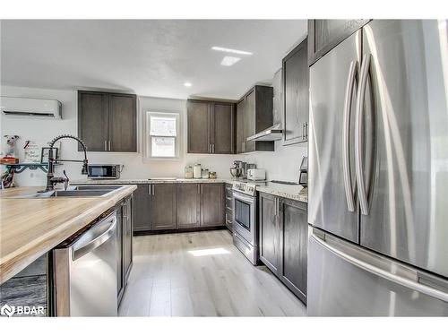 2244 Willard Avenue, Innisfil, ON - Indoor Photo Showing Kitchen With Double Sink With Upgraded Kitchen