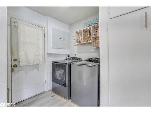 2244 Willard Avenue, Innisfil, ON - Indoor Photo Showing Laundry Room