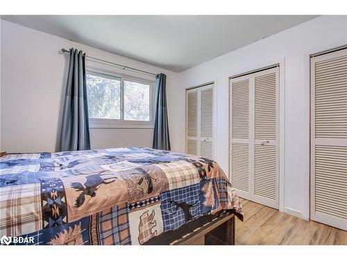 2244 Willard Avenue, Innisfil, ON - Indoor Photo Showing Bedroom